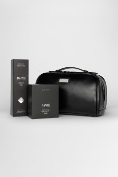 Set pánskej parfumovanej vody a sprchovacieho gélu 2v1 Aprimé for Men v koženej kozmetickej taške