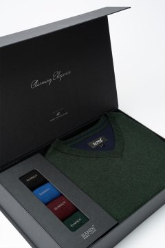 Set pánskeho svetra MARCELIO Emerald a ponožiek v darčekovom boxe