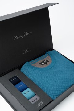 Set pánskeho svetra EDGARO Petrol a ponožiek v darčekovom boxe