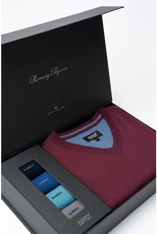 Set pánskeho svetra MARCELIO Marsala a ponožiek v darčekovom boxe